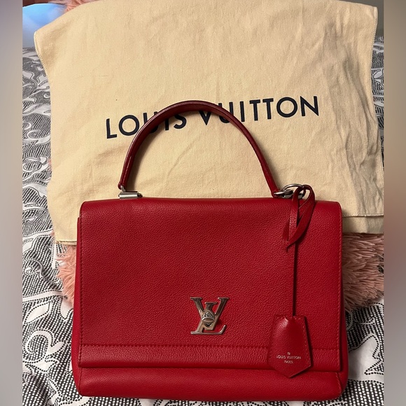 Louis Vuitton  Red Leather sling Bag - Picture 3 of 13